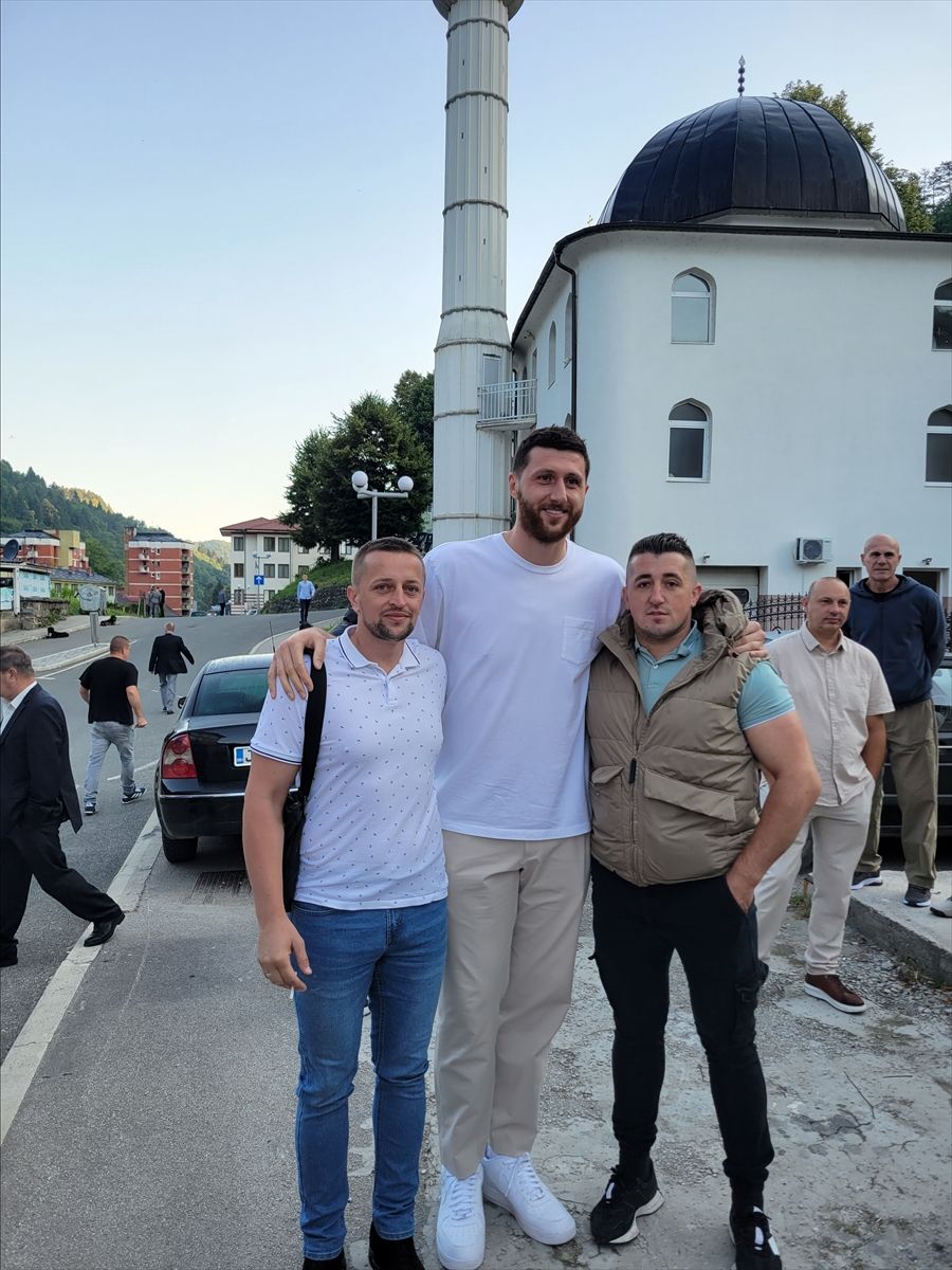 Obilježavanje Kurban-bajrama u Srebrenici: Naša najveća pobjeda su naša djeca