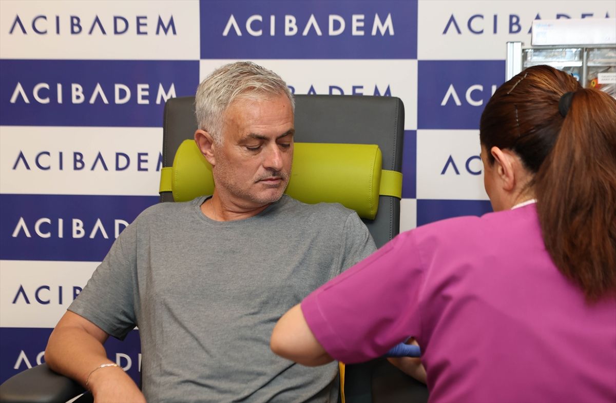 Mourinho i Džeko ponovo zajedno na terenu: Fenerbahce sutra počinje pripreme