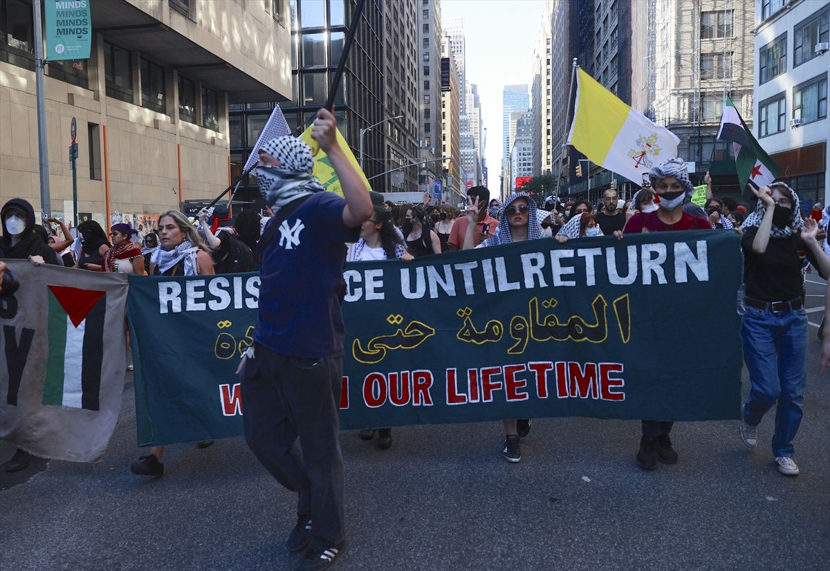 Okupljeni su tražili da Izrael prekine brutalne napade u Palestini i Libanu