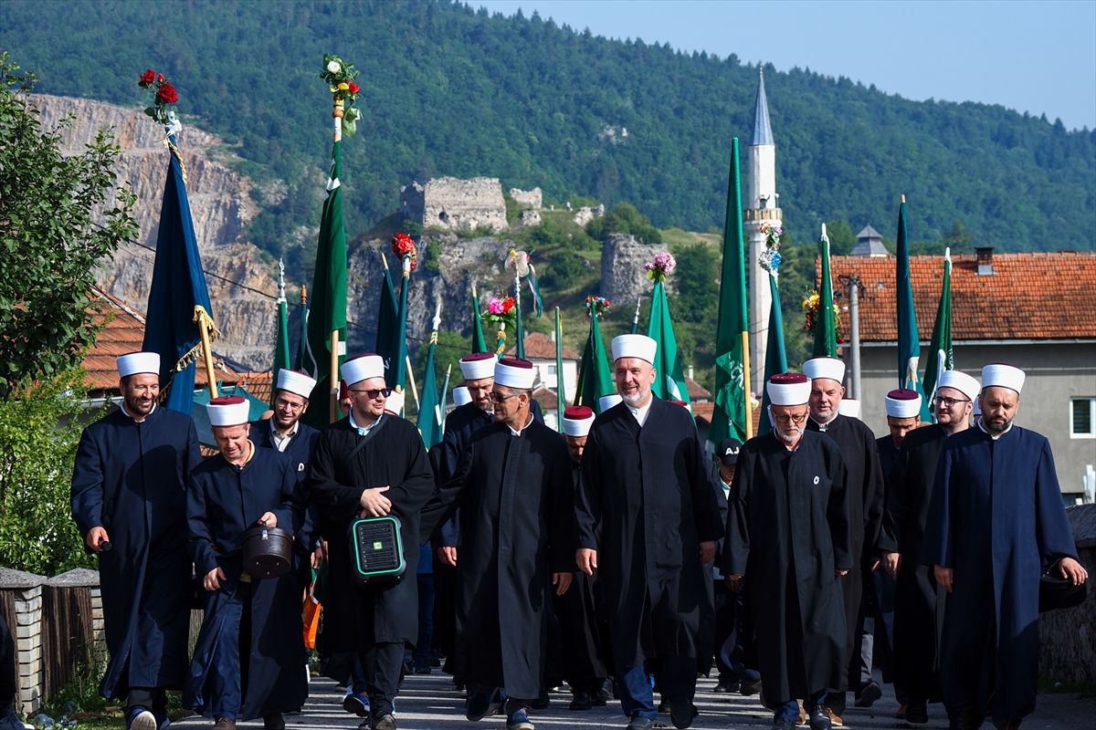 Konjanici, bajraktari i brojni vjernici na obilježavanju 514. dana Ajvatovice 