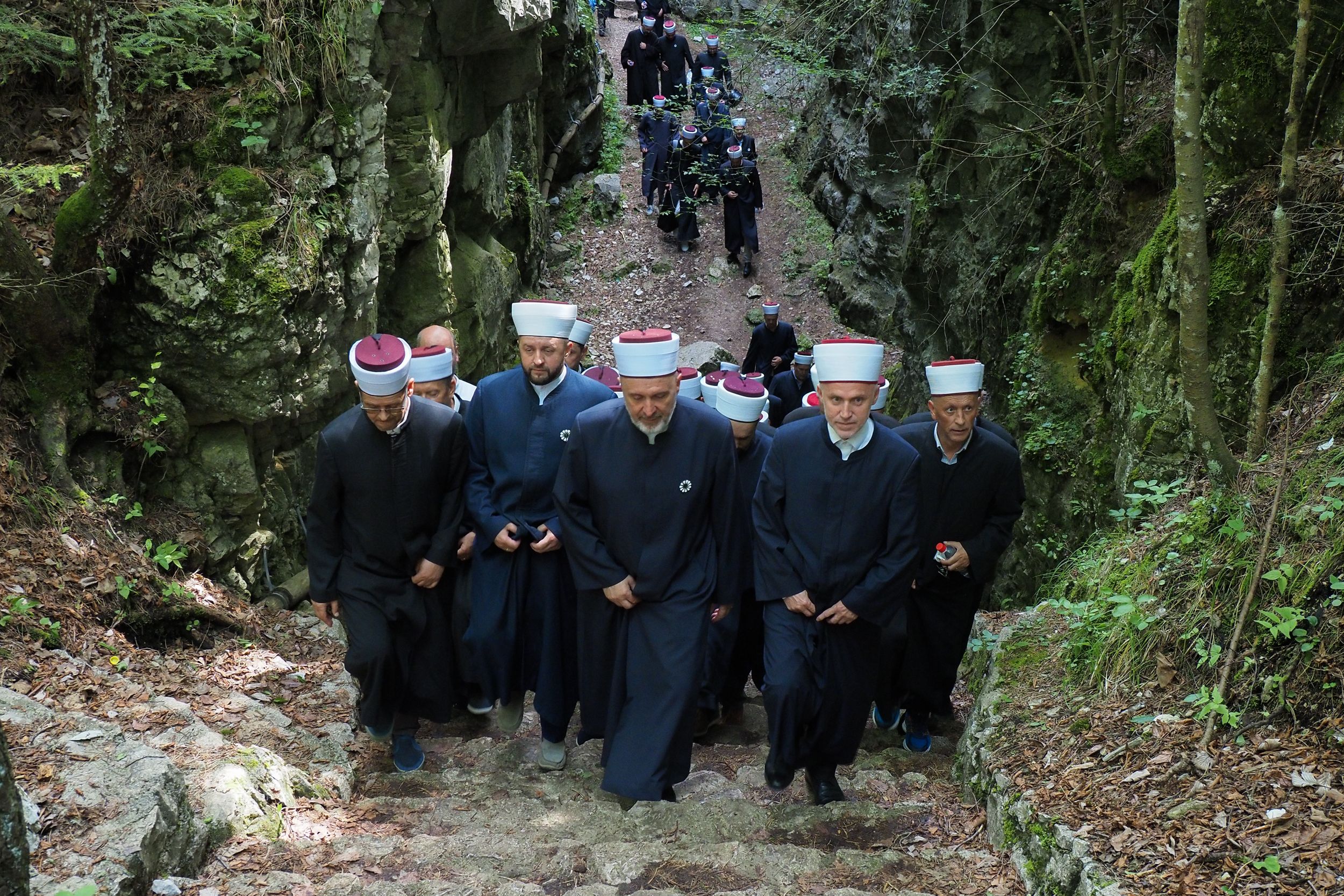 Konjanici, bajraktari i brojni vjernici na obilježavanju 514. dana Ajvatovice 