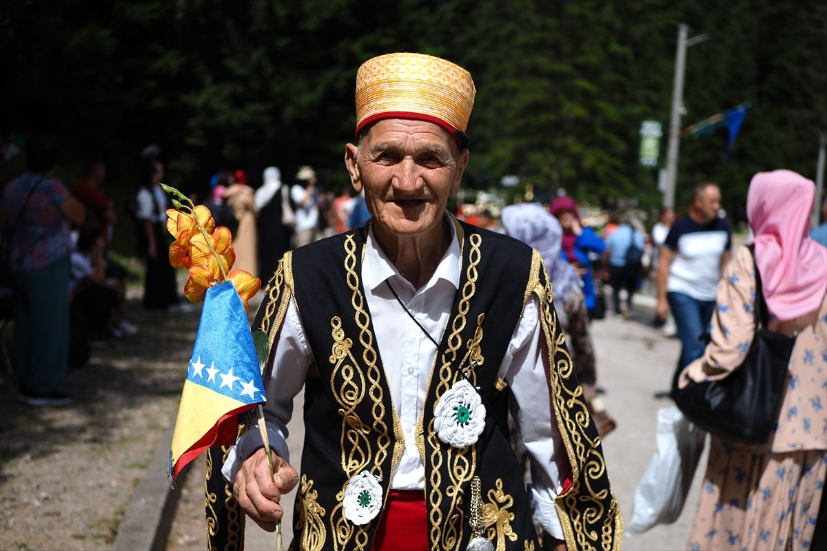 Konjanici, bajraktari i brojni vjernici na obilježavanju 514. dana Ajvatovice 