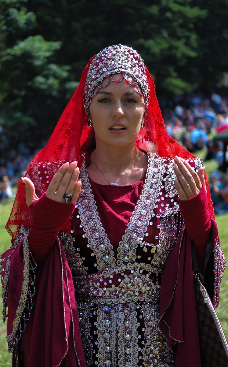 Konjanici, bajraktari i brojni vjernici na obilježavanju 514. dana Ajvatovice 