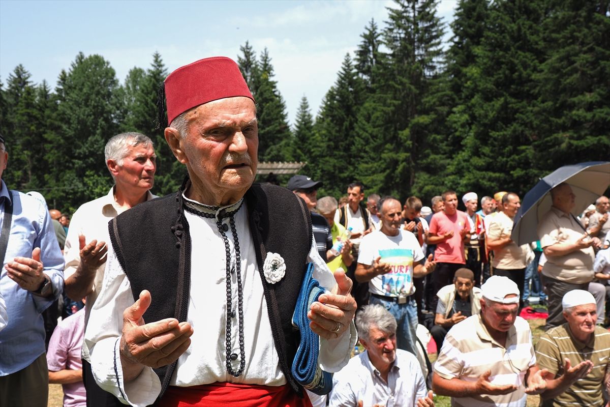 Konjanici, bajraktari i brojni vjernici na obilježavanju 514. dana Ajvatovice 