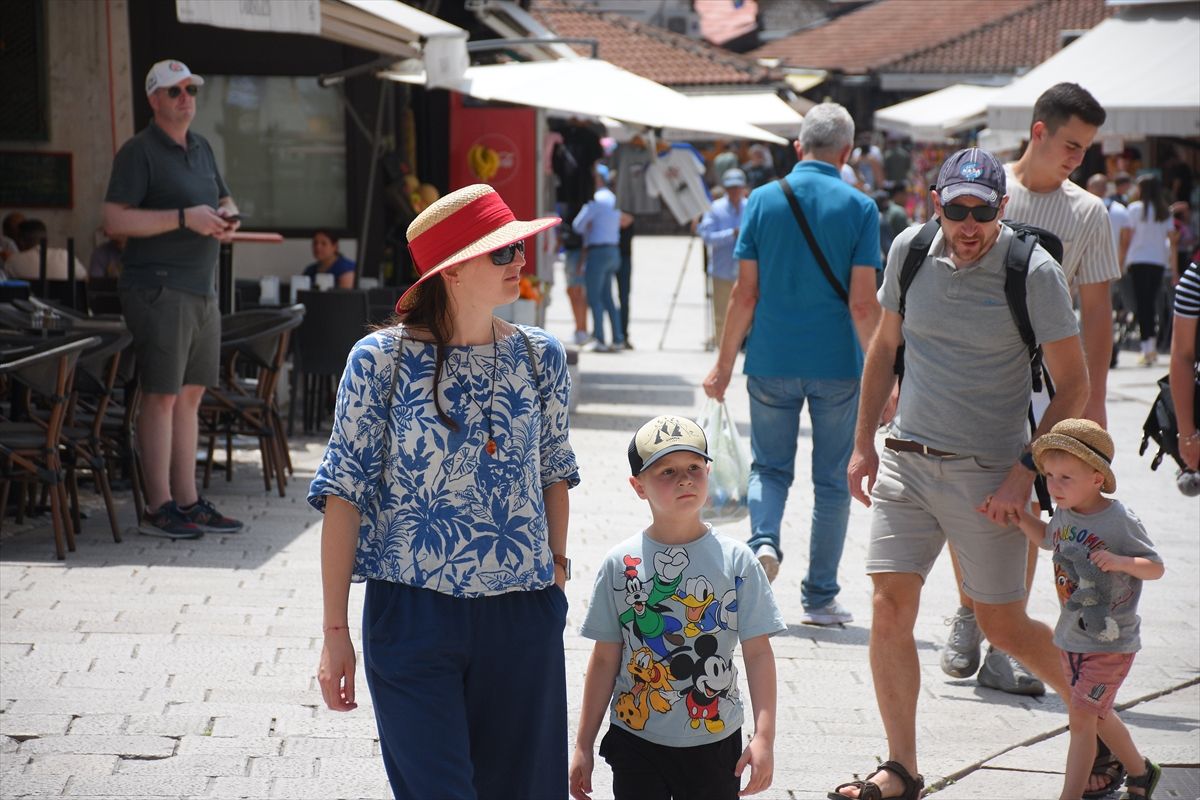 Brojni turisti na sarajevskim ulicama: Najviše ih iz Turske i Hrvatske