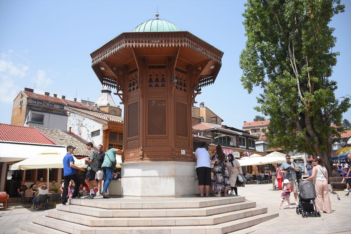 Brojni turisti na sarajevskim ulicama: Najviše ih iz Turske i Hrvatske