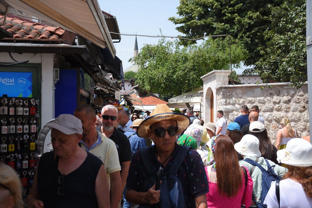 Brojni turisti na sarajevskim ulicama: Najviše ih iz Turske i Hrvatske