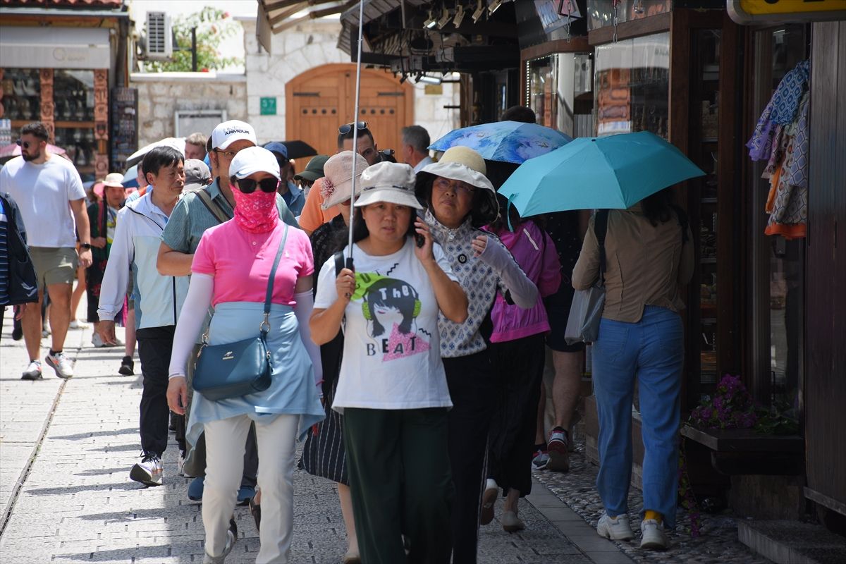 Brojni turisti na sarajevskim ulicama: Najviše ih iz Turske i Hrvatske