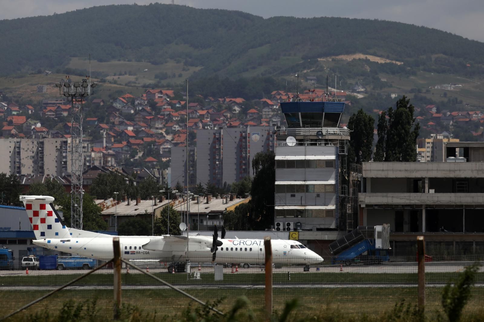 Linije koje su uvedene tokom ljeta operirat će do kraja ljetnog reda letenja, odnosno najdalje do zadnje subote u mjesecu oktobru, kazali su nam