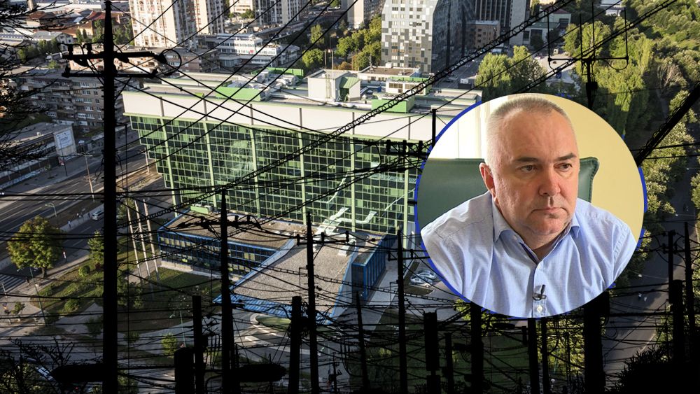 Neka nam je svima Bog na pomoći - poručio je Bećarević.            
