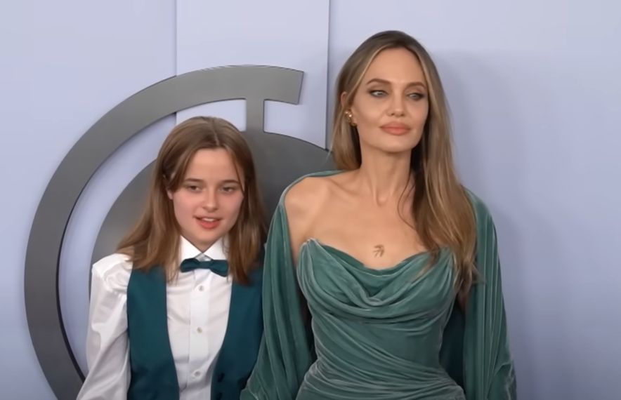 Serija koju je producirala Jolie ove je godine zaradila 12 nominacija za Tonyja, uključujući i za najbolji mjuzikl.