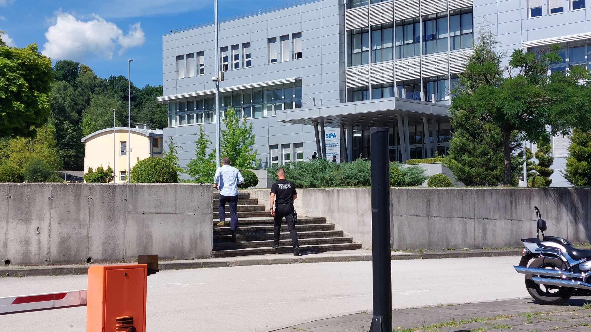 Državna agencija za istrage i zaštitu (SIPA) danas će ispitati novinara Avdu Avdića