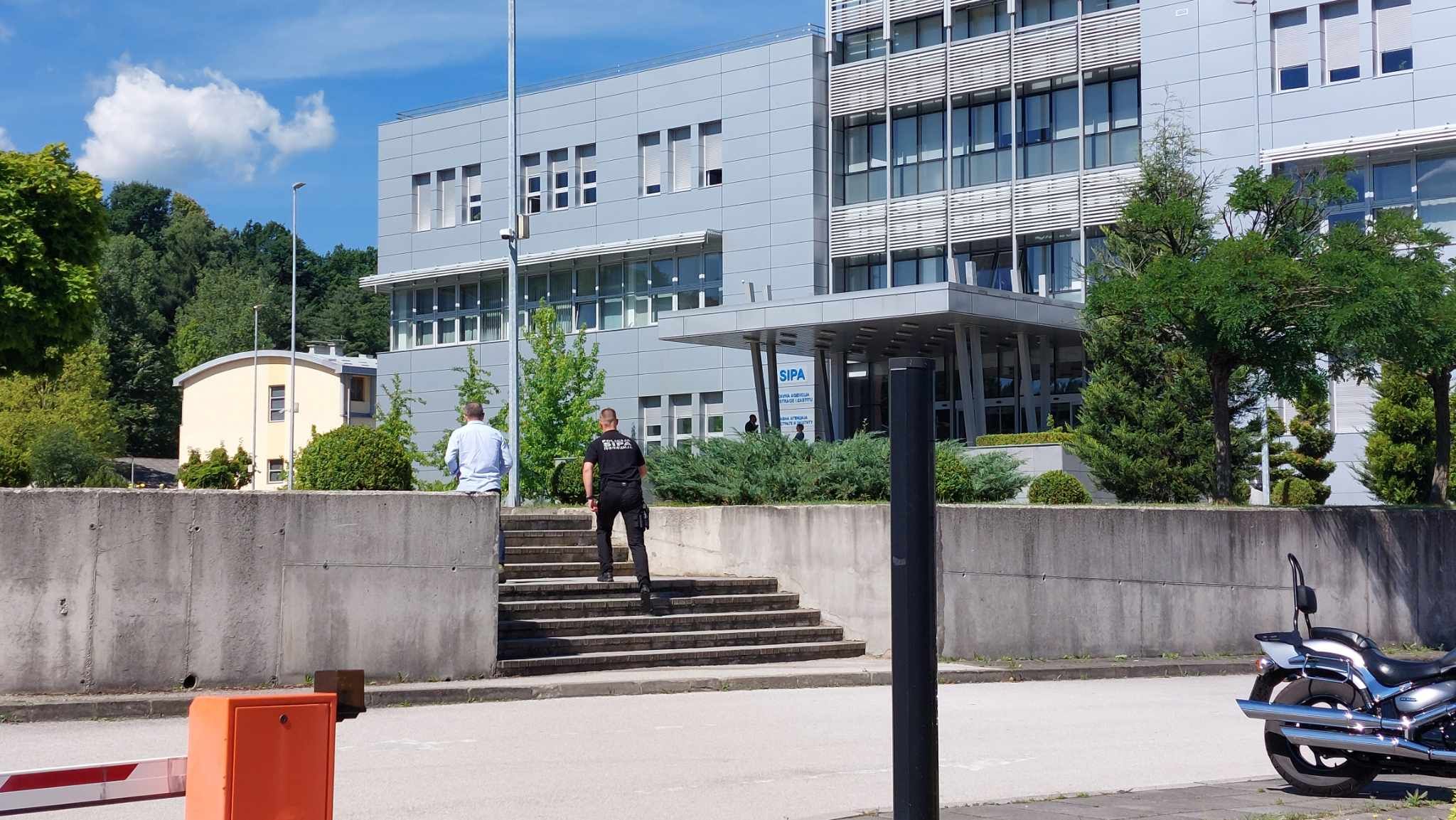Državna agencija za istrage i zaštitu (SIPA) danas će ispitati novinara Avdu Avdića