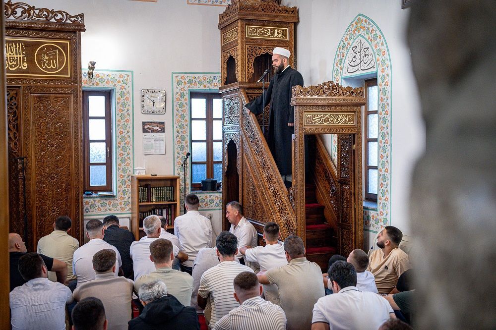 Reis Islamske zajednice u Crnoj Gori Rifat ef. Fejzić, u upućenoj bajramskoj poruci, pozvao je vjernike da ojačaju vjeru u Boga i budući svijet