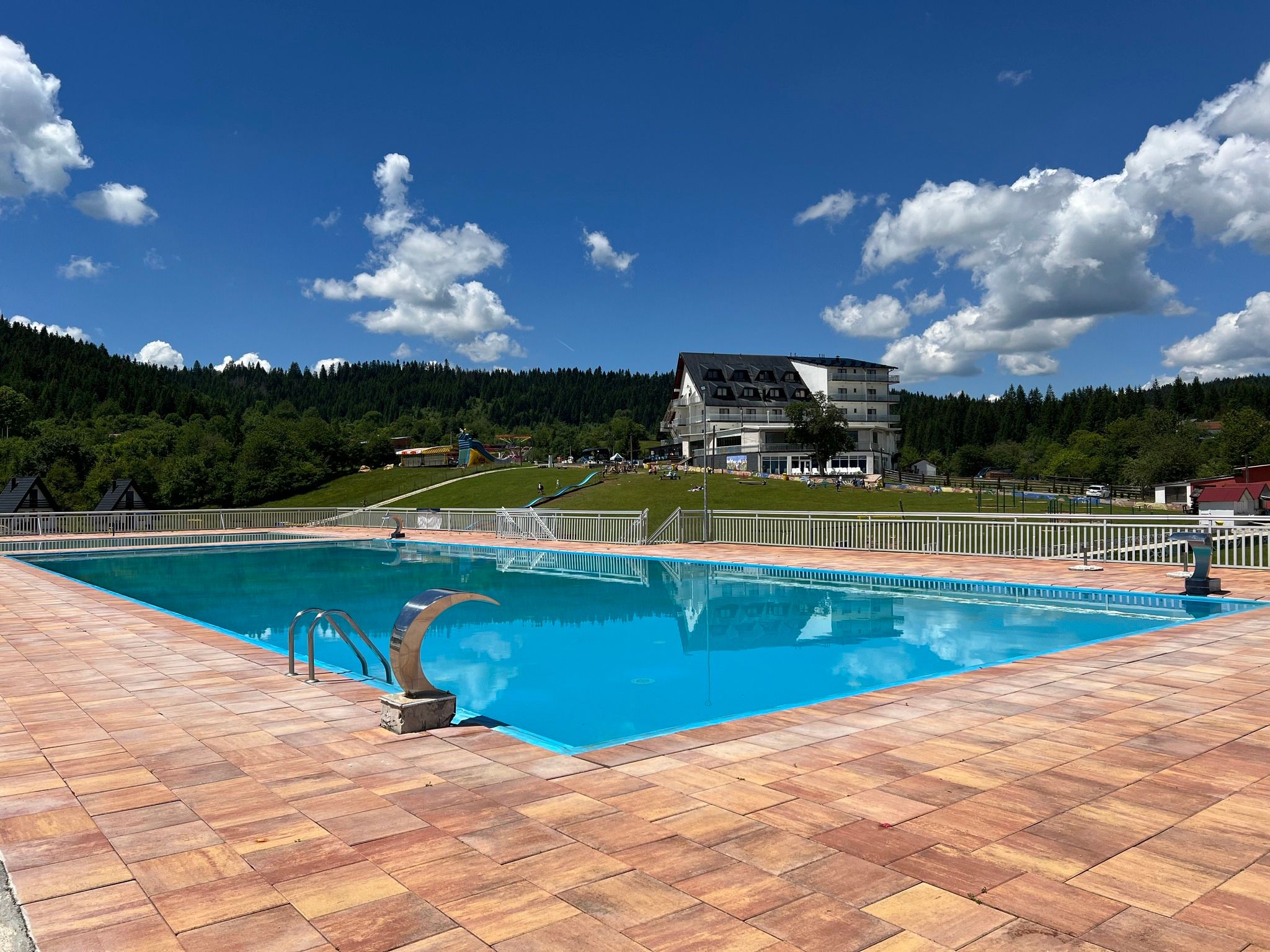 Spas od vrućina na bazenima: Provjerili smo gdje je najjeftinije, a gdje najskuplje