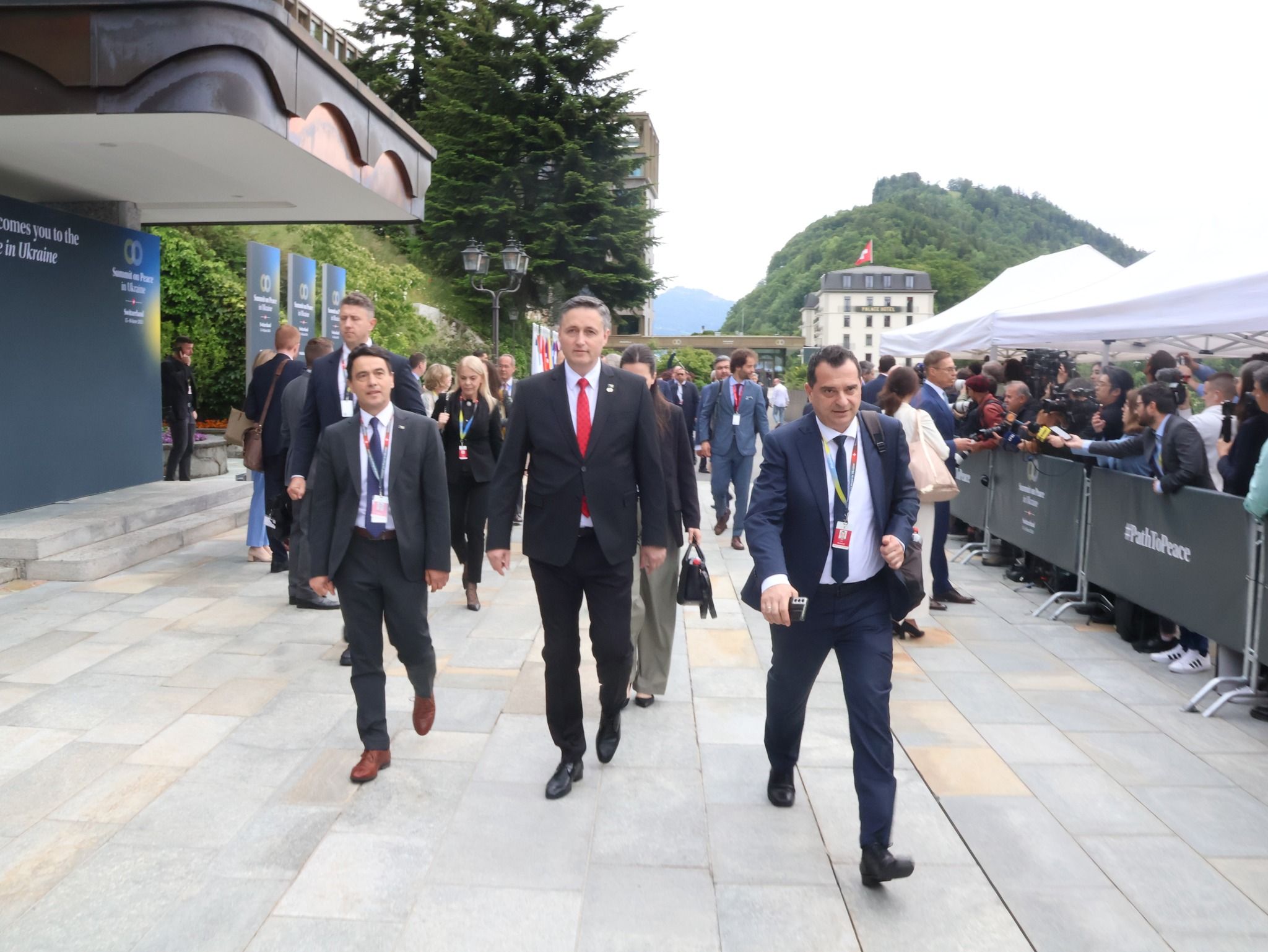 Cilj ovog dvodnevnog samita jeste pronalazak platforme za budući dijalog na visokom nivou o načinima postizanja pravičnog i trajnog mira u Ukrajini