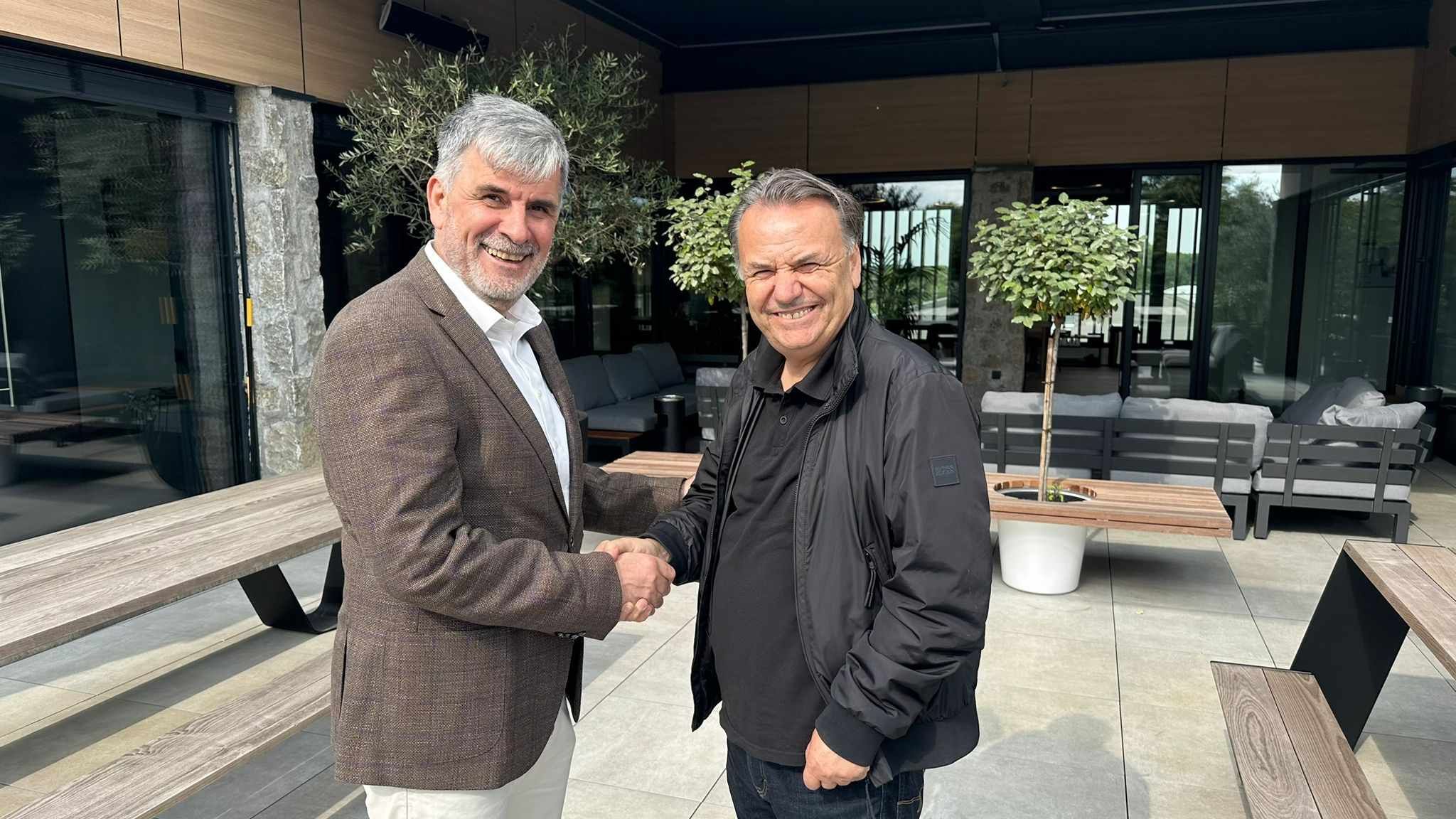 Ekipa naše emisije posjetila je ovaj impresivan kompleks i razgovarala s gospodinom Hajrizom Brčvakom, koji nam je dao uvid u svoje poslovne planove i viziju za budućnost