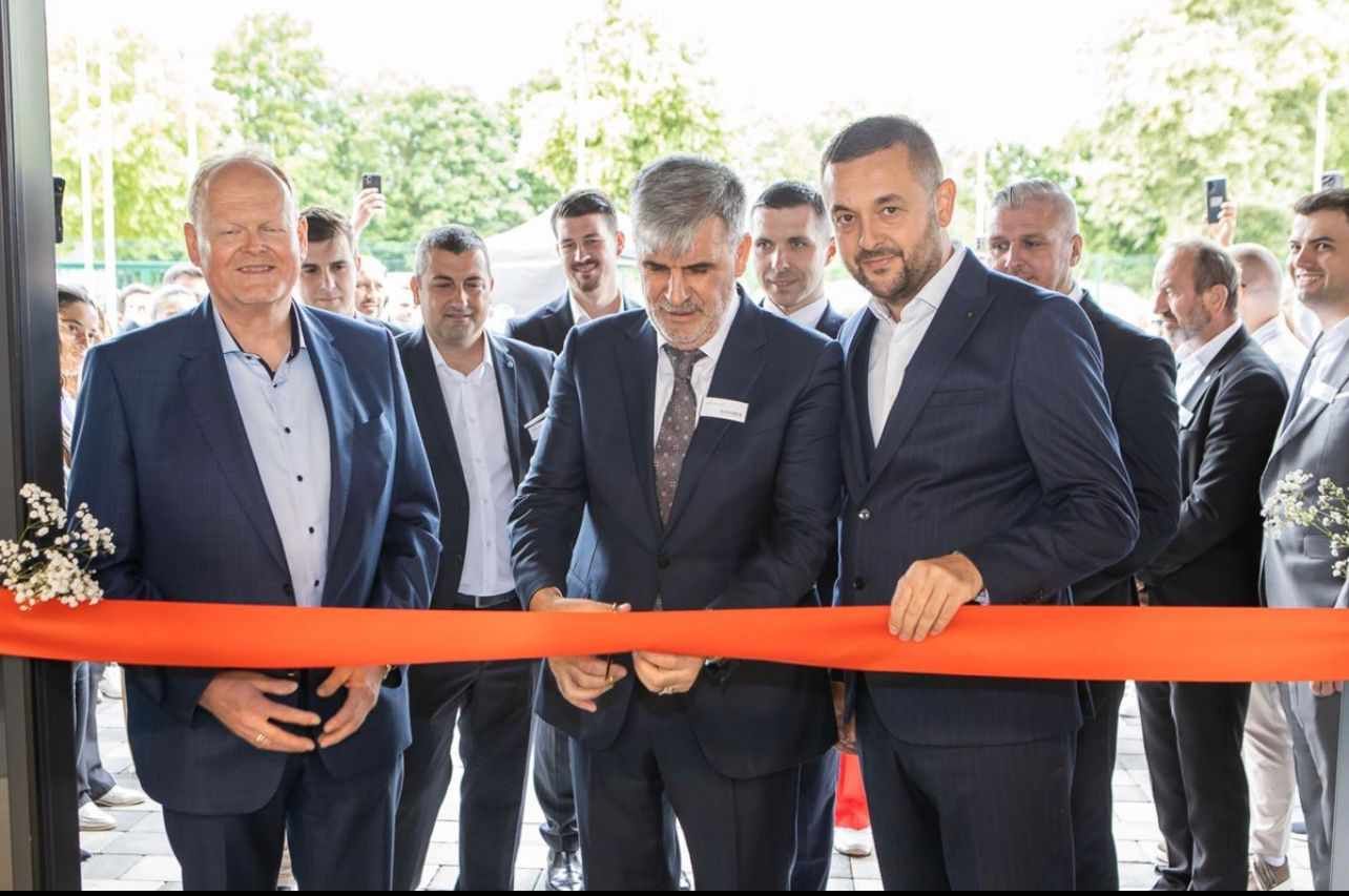 Ekipa naše emisije posjetila je ovaj impresivan kompleks i razgovarala s gospodinom Hajrizom Brčvakom, koji nam je dao uvid u svoje poslovne planove i viziju za budućnost