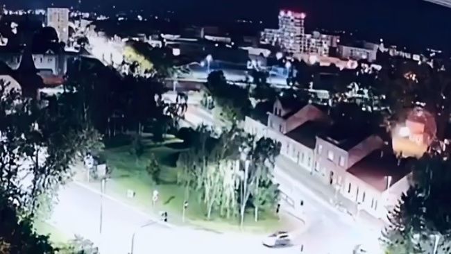 Kako kažu putnici, neki su morali da razbiju prozor da pobjegnu, a svi su čuli veoma jak udarac koji su ubrzo i osjetili na svojoj koži