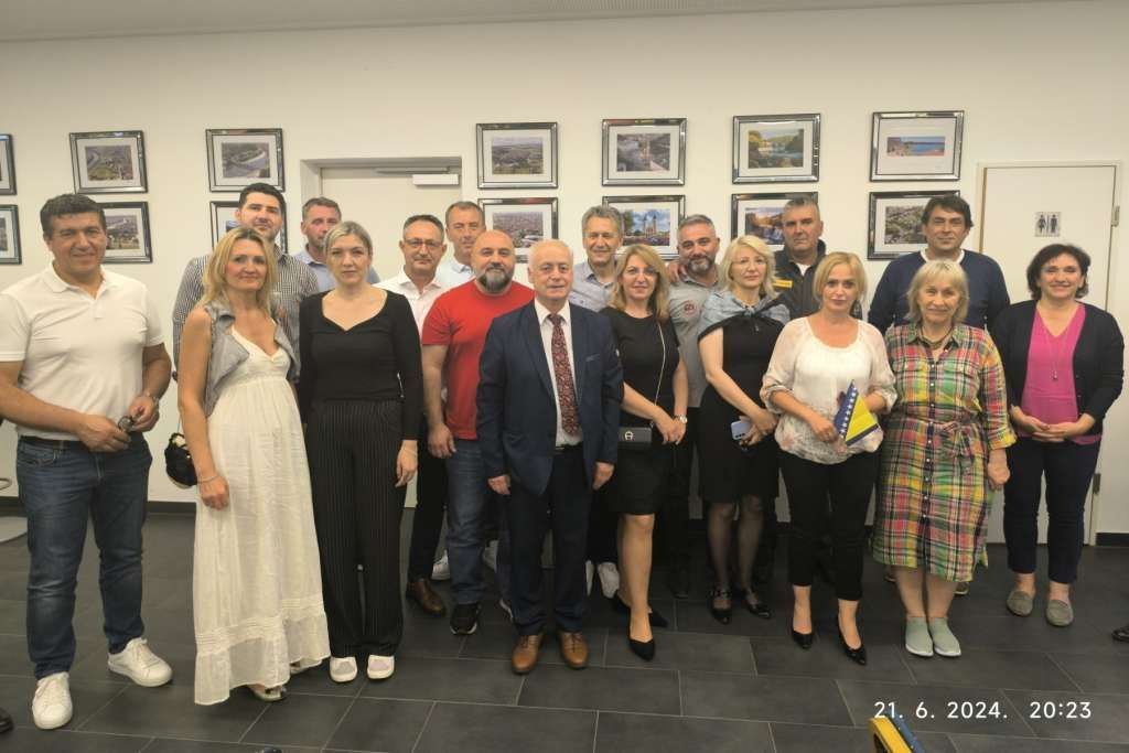  Radnu grupu čine predstavnici Centralne izborne komisije BiH i Ministarstva vanjskih poslova BiH.