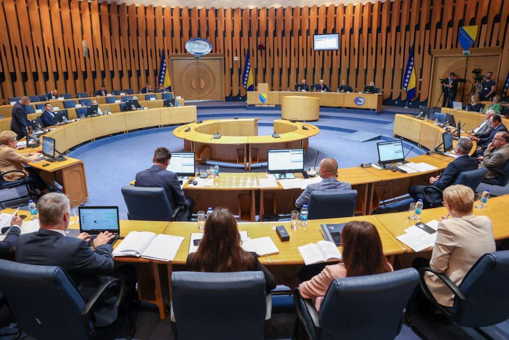Nakon što je prekinuta odmah nakon usvajanja                                                       