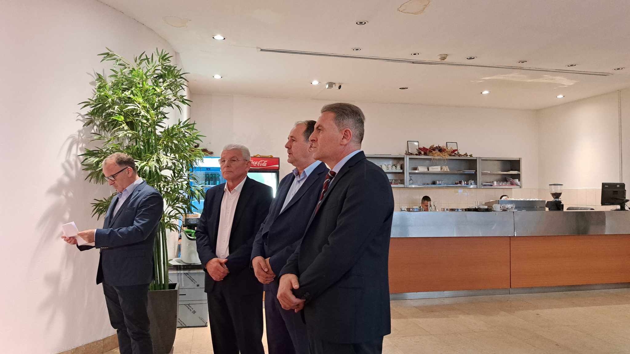 "Pozivamo Kolegij i ostale delegate da nas podrže da se skine taj zakon s dnevnog reda"