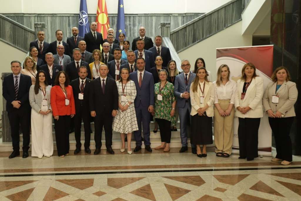 Smajić je poručio svima da je u regionu potrebno premoštavanje podjela i izgradnja povjerenja