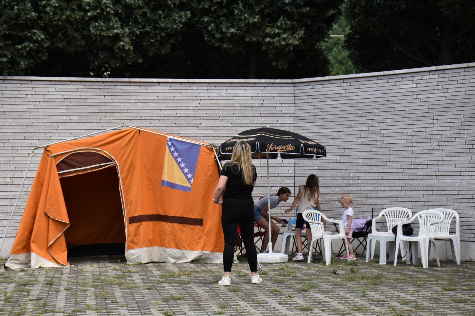 On je dodao da u BPK posao još uvijek traži 14 visokoobrazovane i 37 djece sa srednjom ili osnovnom školom, koja pripadaju šehidskim porodicama.