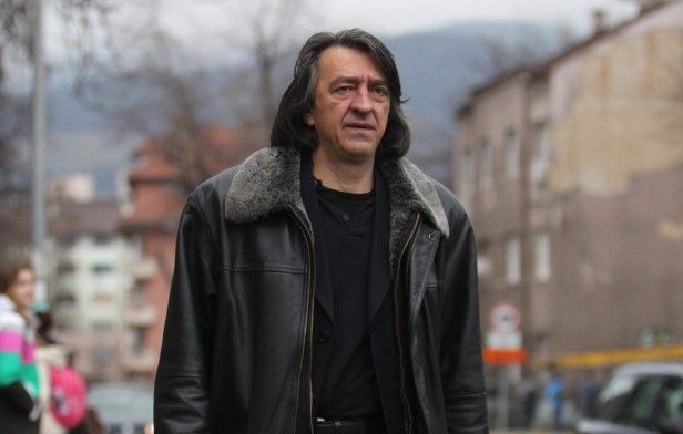Haris Burina je ostvario uloge u brojnim filmovima, serijama i predstavama, a njegov je talent su prepoznali i publika i članovi žirija na brojnim festivalima.