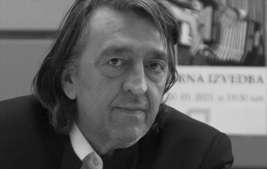 Haris Burina je ostvario uloge u brojnim filmovima, serijama i predstavama, a njegov je talent su prepoznali i publika i članovi žirija na brojnim festivalima.