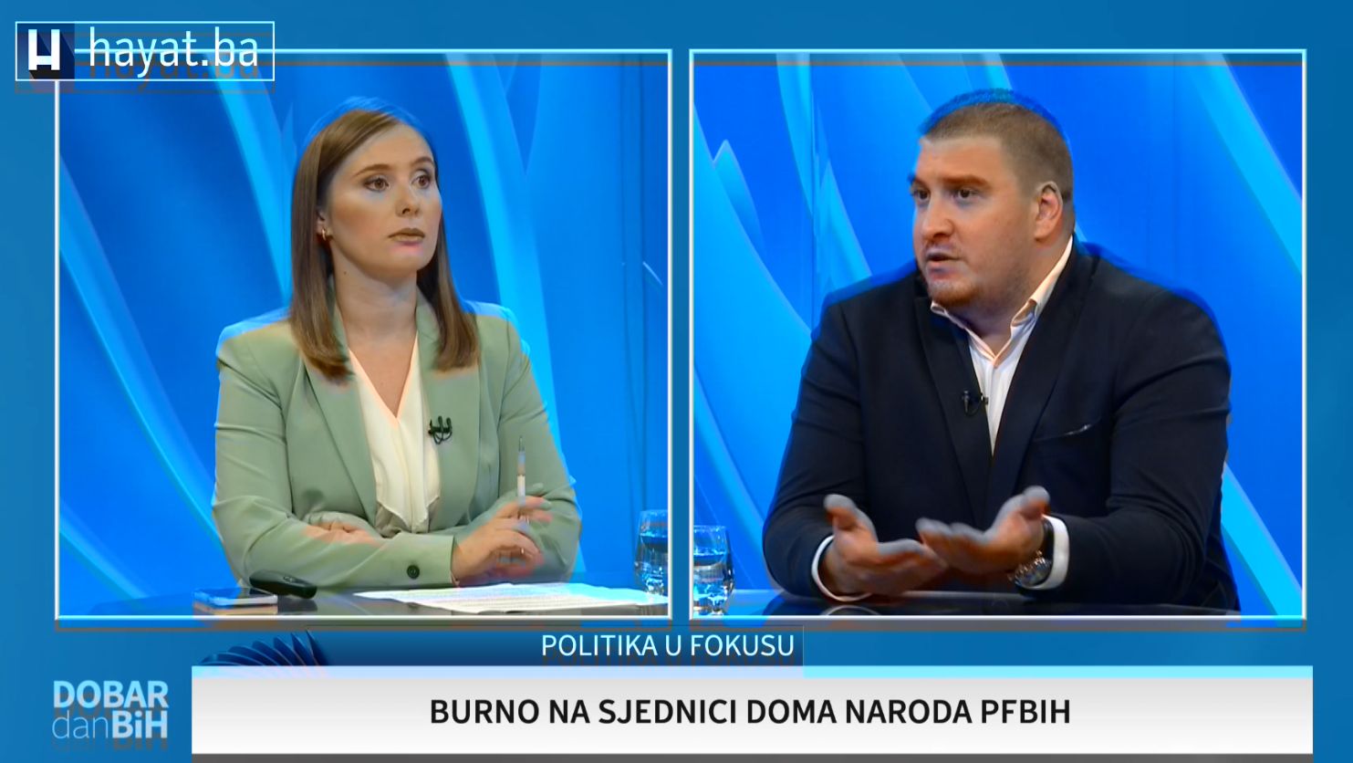 Jučerašnju sjednicu Doma naroda Parlamenta Federacije BiH obilježila je razmjena i vrlo teških riječi i uvreda tokom rasprave o Zakonu o penzijsko-invalidskom osiguranju. 