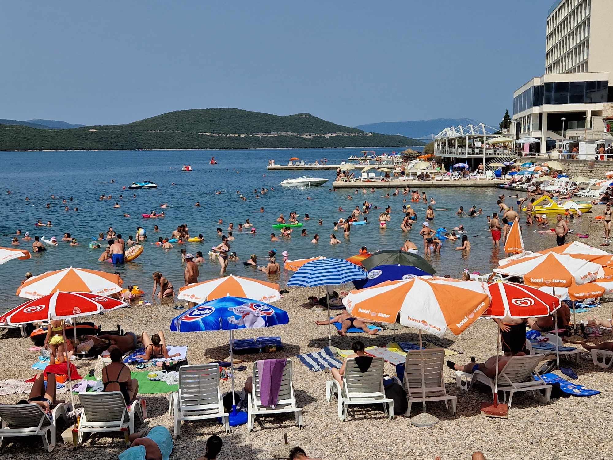 Hayat.ba u Neumu: Krcato turistima! Ovo su cijene pića i hrane, dobili i nargila bar