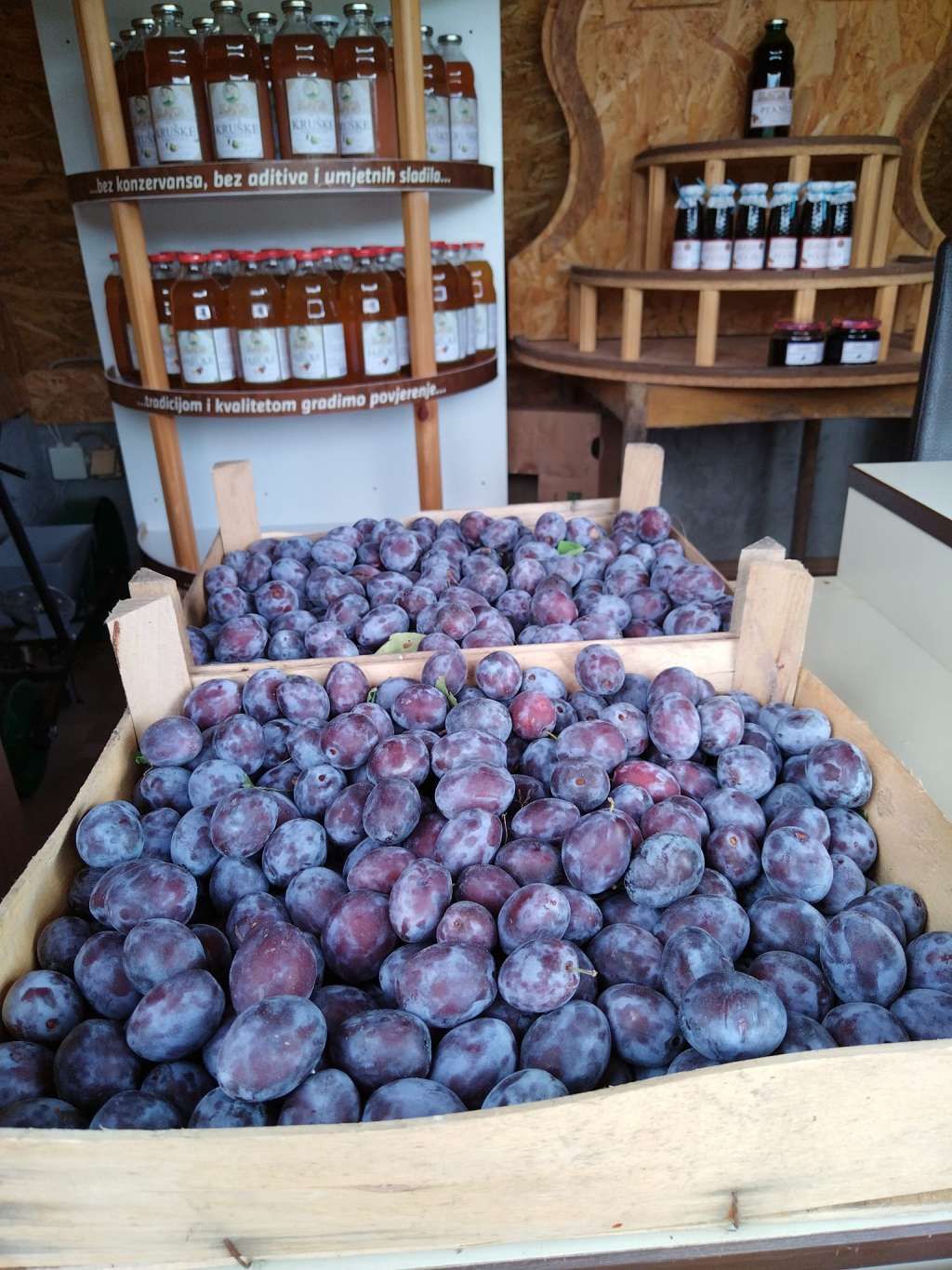 Porodica Hrustanović iz Breze je za 15 godina napornog rada uspjela stvoriti malu oazu mira i zdrave hrane.