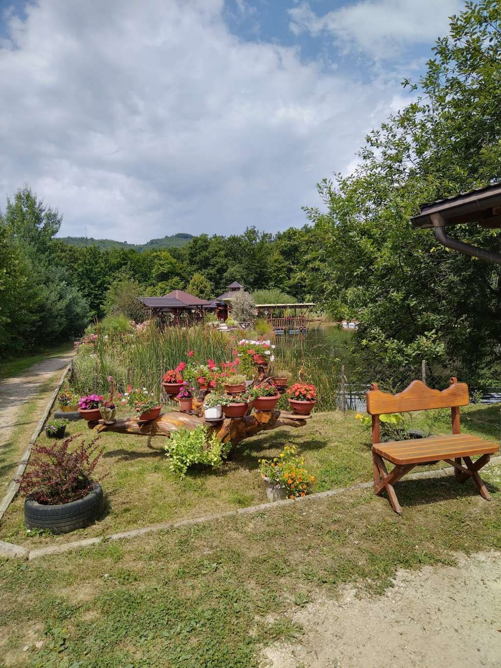 Porodica Hrustanović iz Breze je za 15 godina napornog rada uspjela stvoriti malu oazu mira i zdrave hrane.