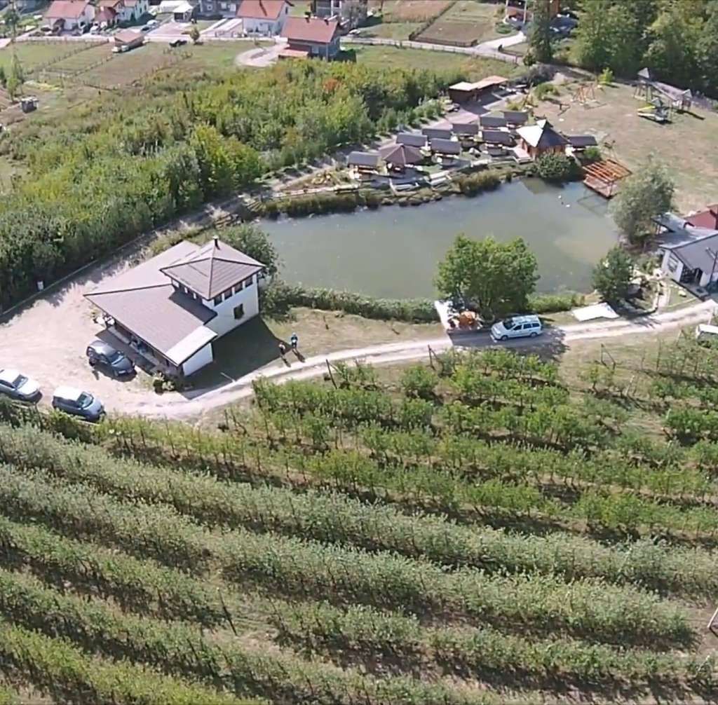 Porodica Hrustanović iz Breze je za 15 godina napornog rada uspjela stvoriti malu oazu mira i zdrave hrane.