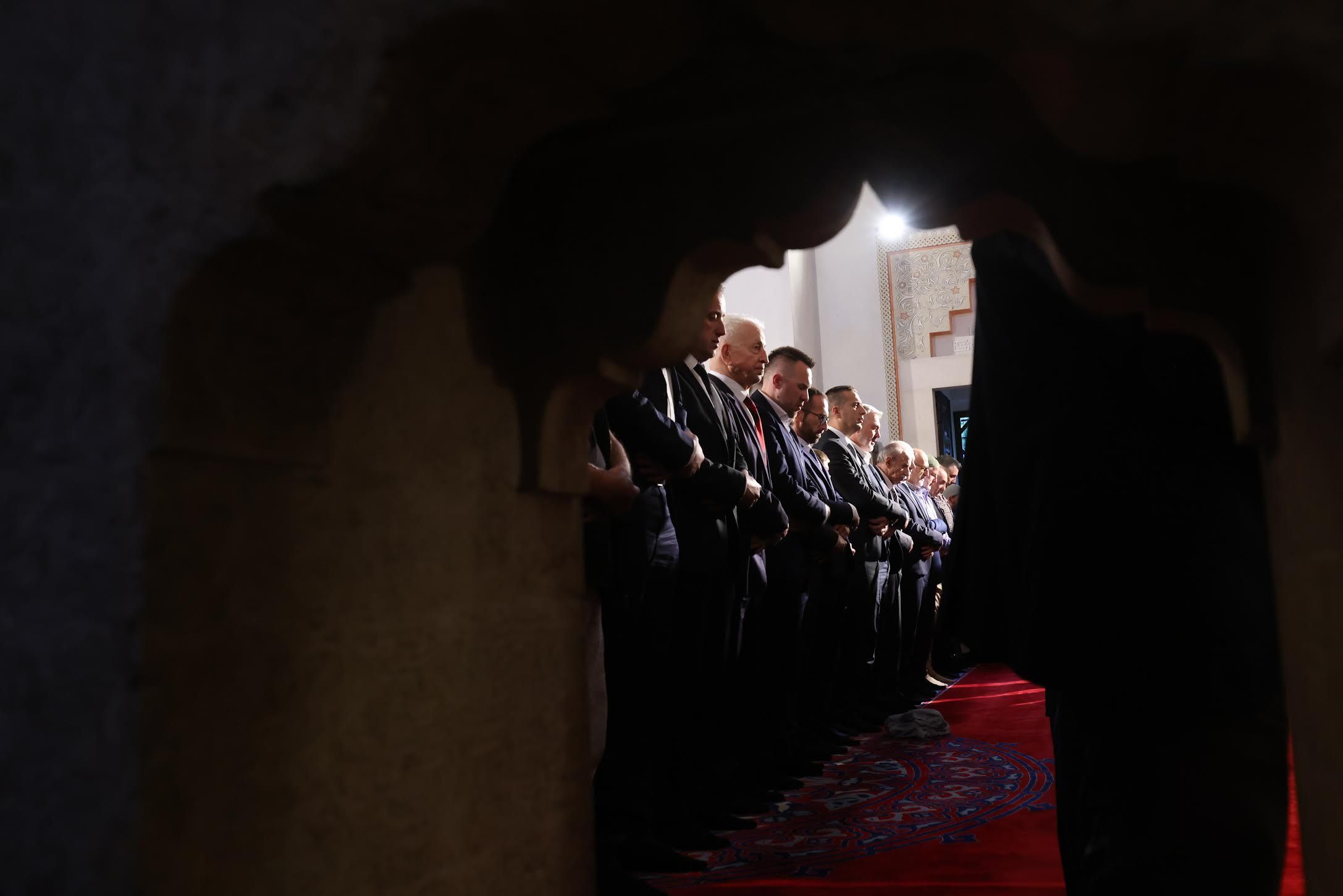 Bajram-namaz u Begovoj džamiji je predvodio i hutbu održao reisul-ulema Islamske zajednice Husein-ef. Kavazović