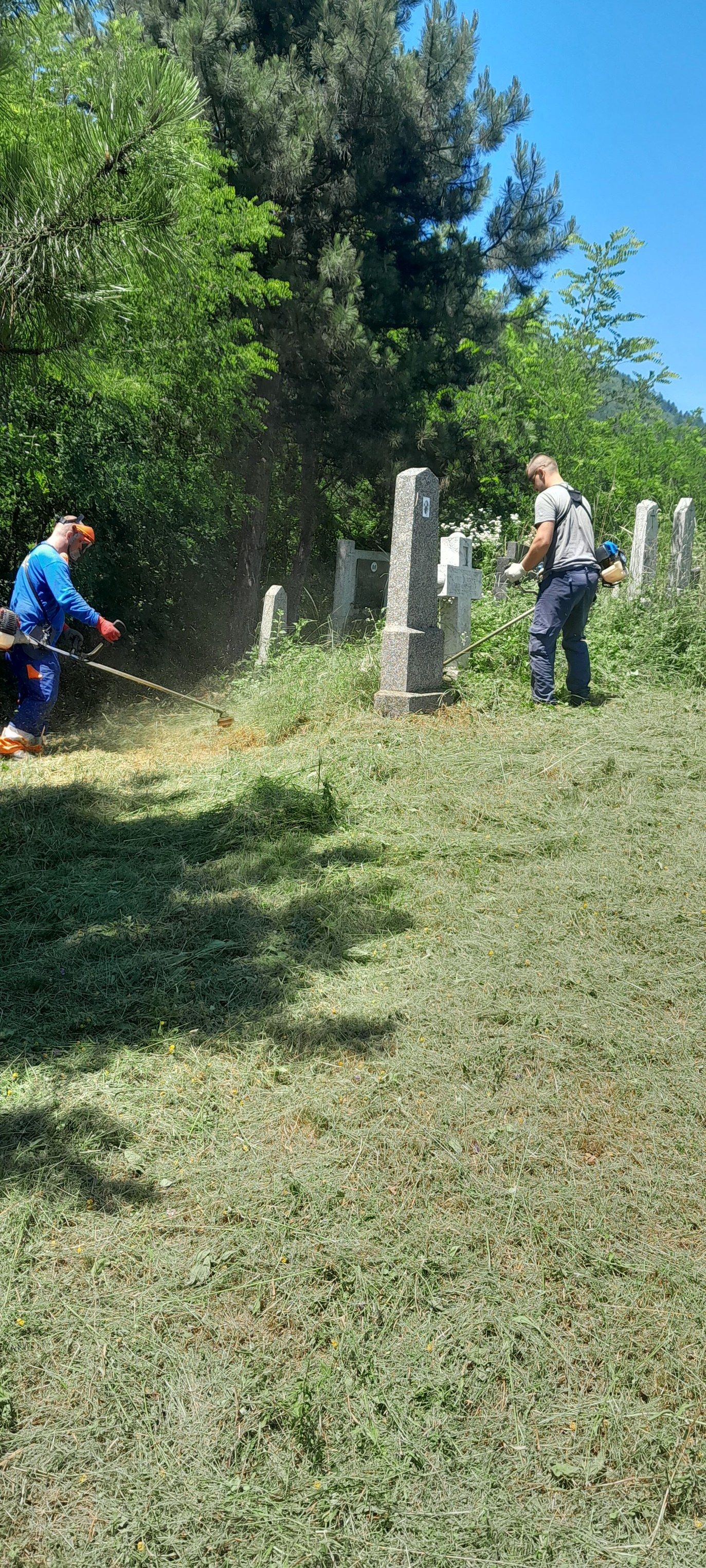 Bez oklijevanja prešli na održavanje pravoslavnog groblja u istom naselju               
