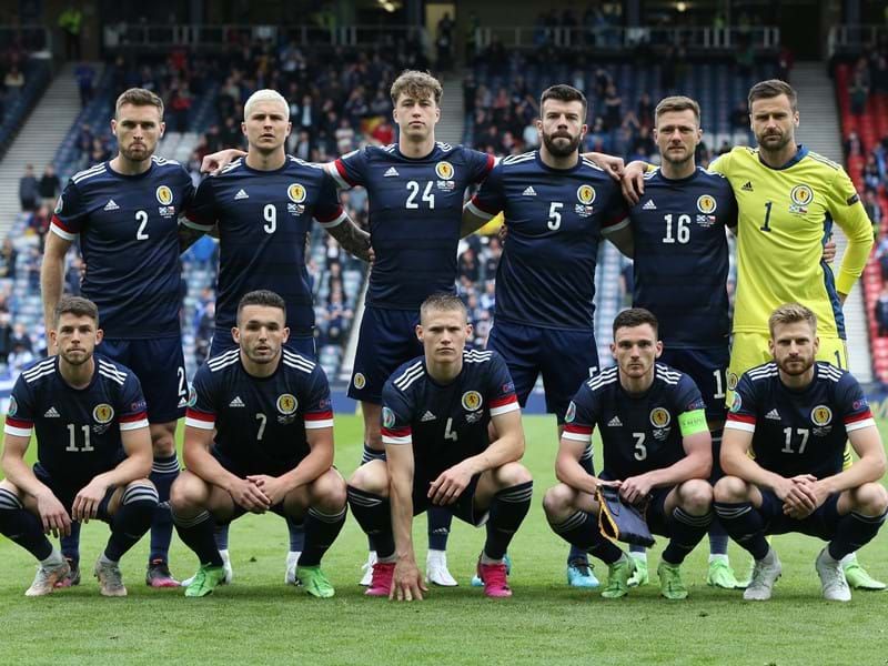 Selekcija Škotske je uz Englesku najstarija reprezentacija, a za razliku od uspješnijih ‘’Gordon Albiona’’, Škotima će ovo biti tek četvrto Evropsko prvenstvo. 