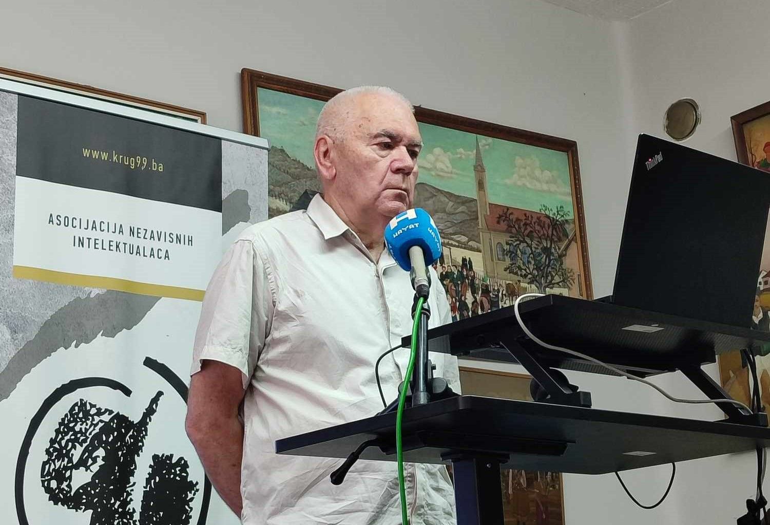 Za razliku od svih ostalih velikosrpskih etnocentričkih dokumenata koje su pisali pojedinci, Deklaraciju Svesrpskog sabora su kreirala dva predsjednika i usvojile dvije vlade.
