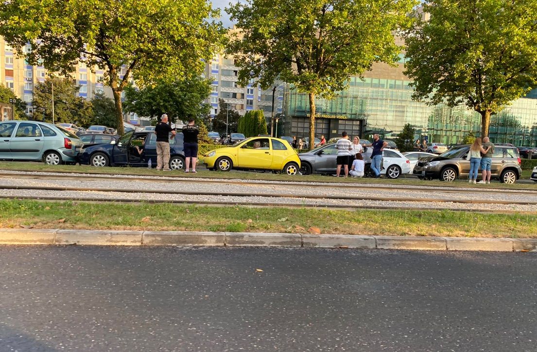 Učestvovalo šest vozila                                                                                                                                   
