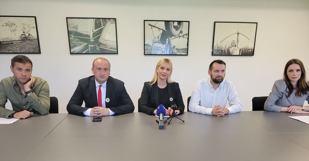 Nagrada će biti dodijeljena 10. jula u Memorijalnom centru Srebrenica – Potočari, na datum kada se novinar Nino Ćatić posljednji put javio iz Srebrenice u program RTVBIH