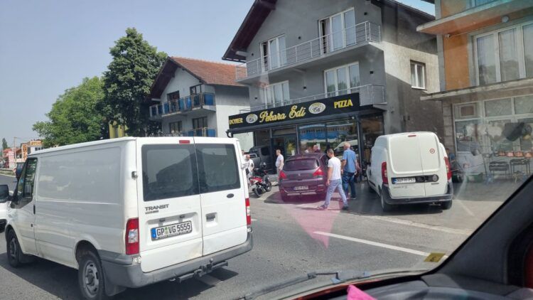 Povrijeđeni su prevezeni na ukazivanje ljekarske pomoći.                                                                          