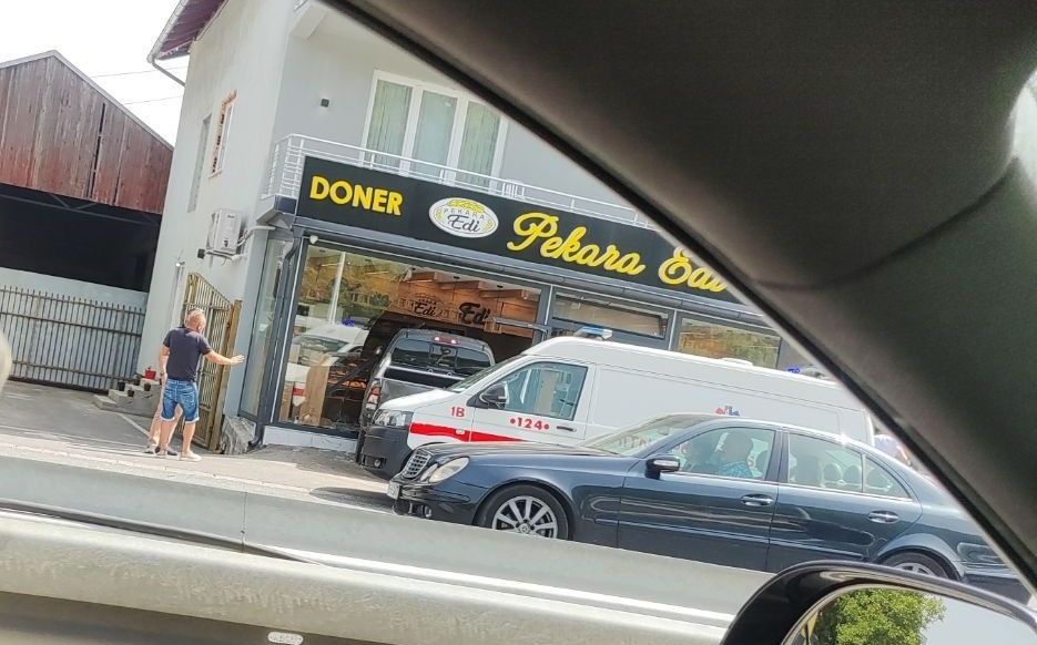 Povrijeđeni su prevezeni na ukazivanje ljekarske pomoći.                                                                          