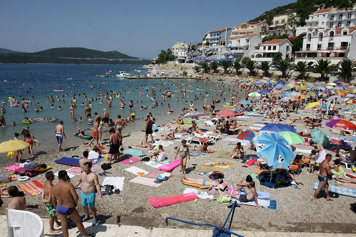 Što se tiče privatnog smještaja, iz Udruženja hotelijera navode da su oni imali nešto lošiju sezonu u odnosu na prošlu godinu