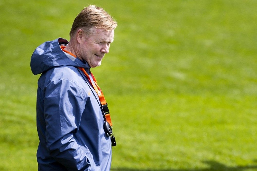 Veznjak Barcelone Frenkie de Jong i napadač Atlético Madrida Memphis Depay, obojica koji se oporavljaju od povreda, uključeni su u Koemanov tim