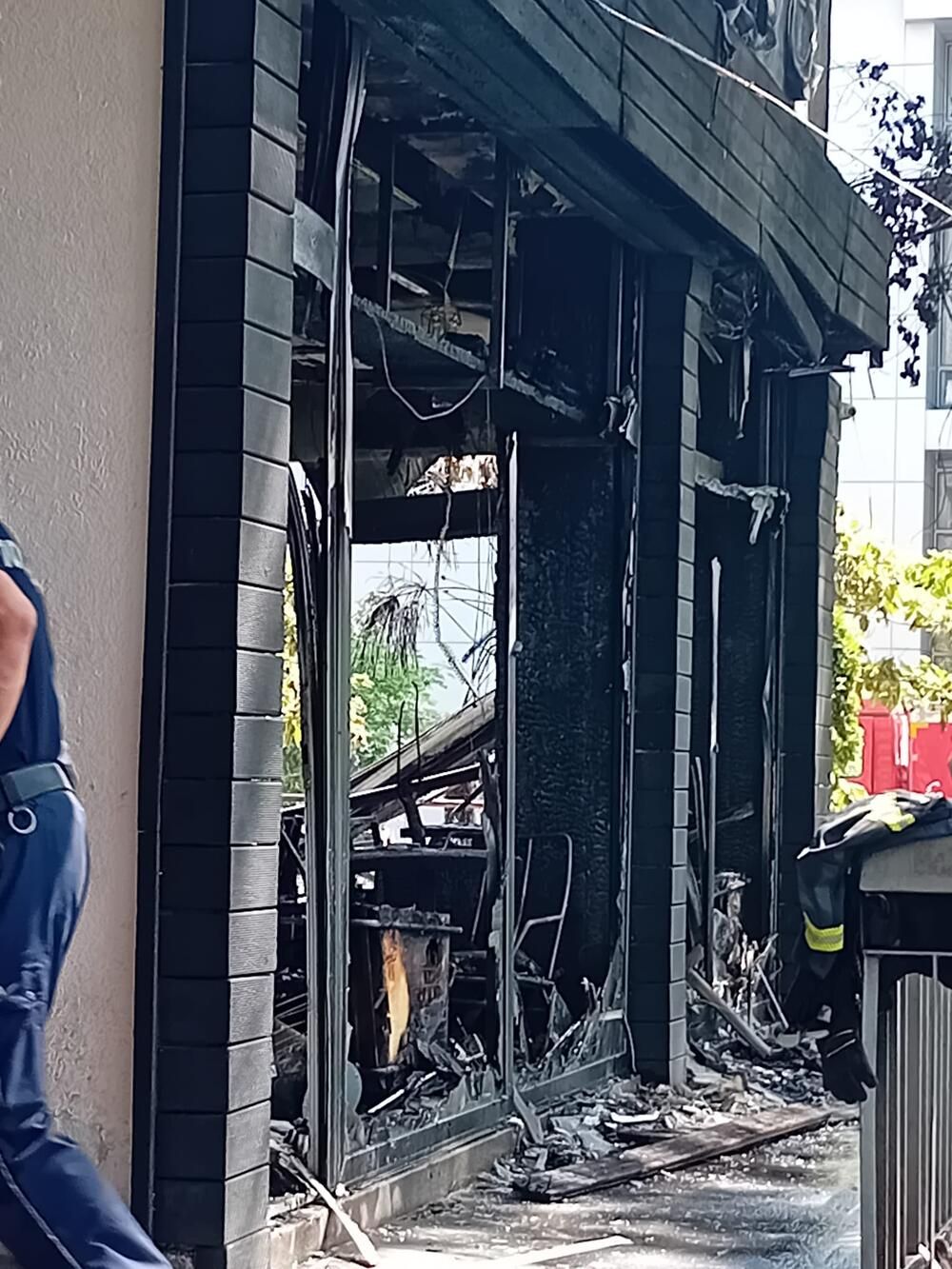 Stanari zgrade mahom su otišli sa mjesta događaja, s obzirom na to da gašenje požara traje od rano jutros