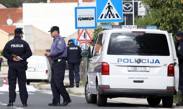 Kaže kako se njegova vila još uvek čisti