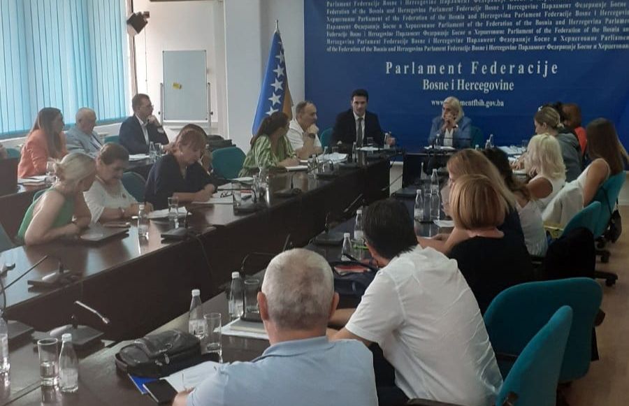 Federalni ministar pravde sa saradnicima je prezentirao odredbe novog Nacrta zakona  sačinjenog od ekspertske radne grupe