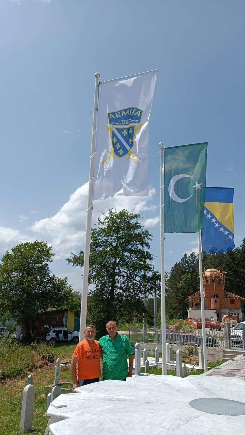 Sa Memorijalnog centra skinuta zastava Armije RBiH: To je izrugivanje srpskim žrtvama