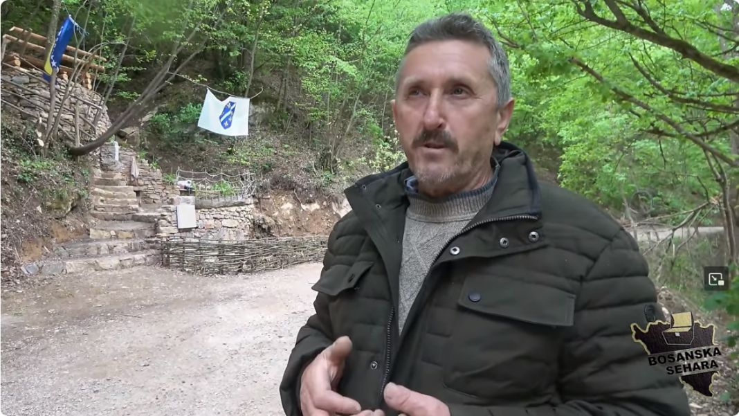 Zanimljivo je da mu je otac bio pravoslavac, a majka katolkinja